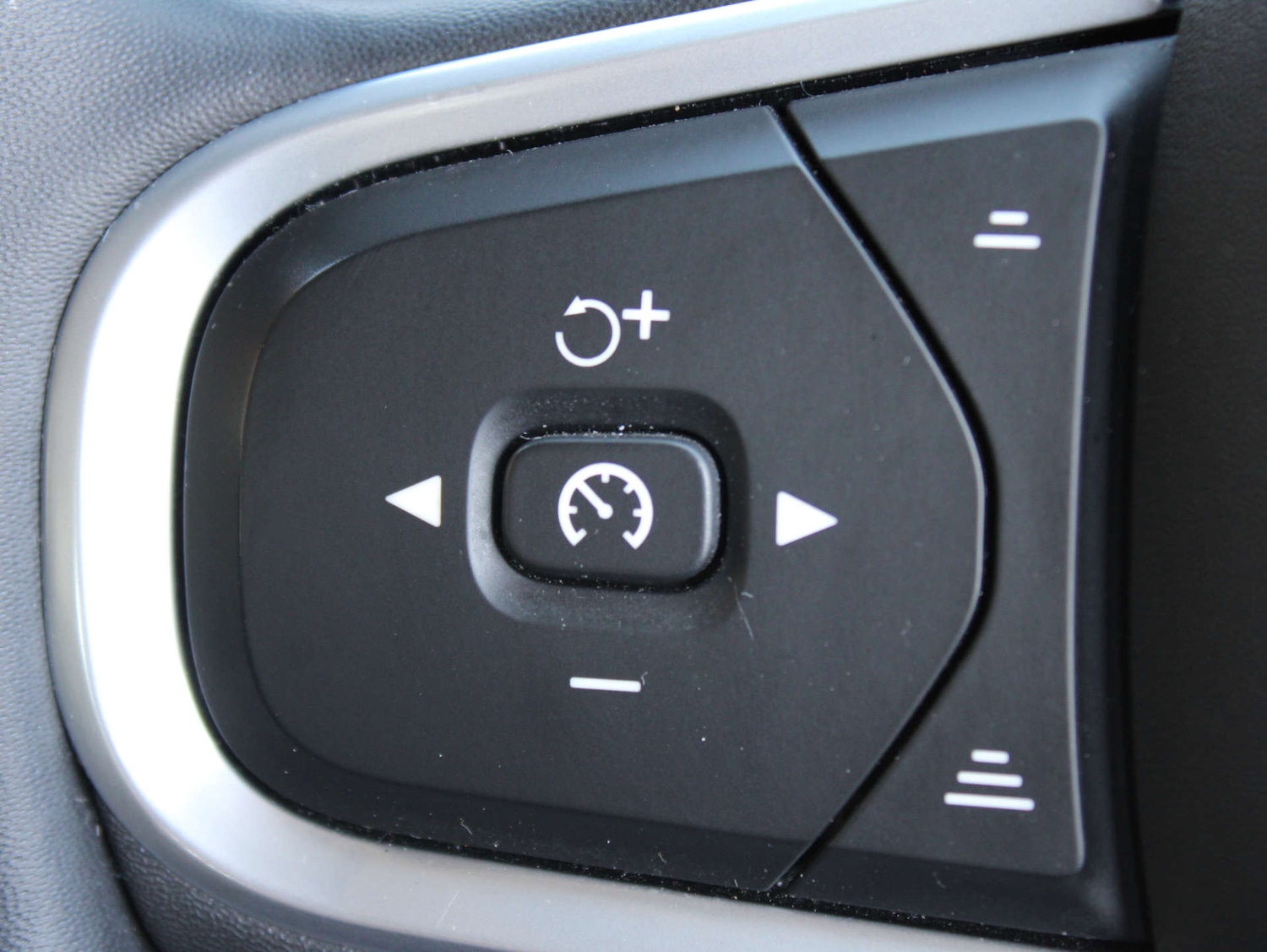 Used Volvo V60 2021 for sale - 77556722: Photo 12