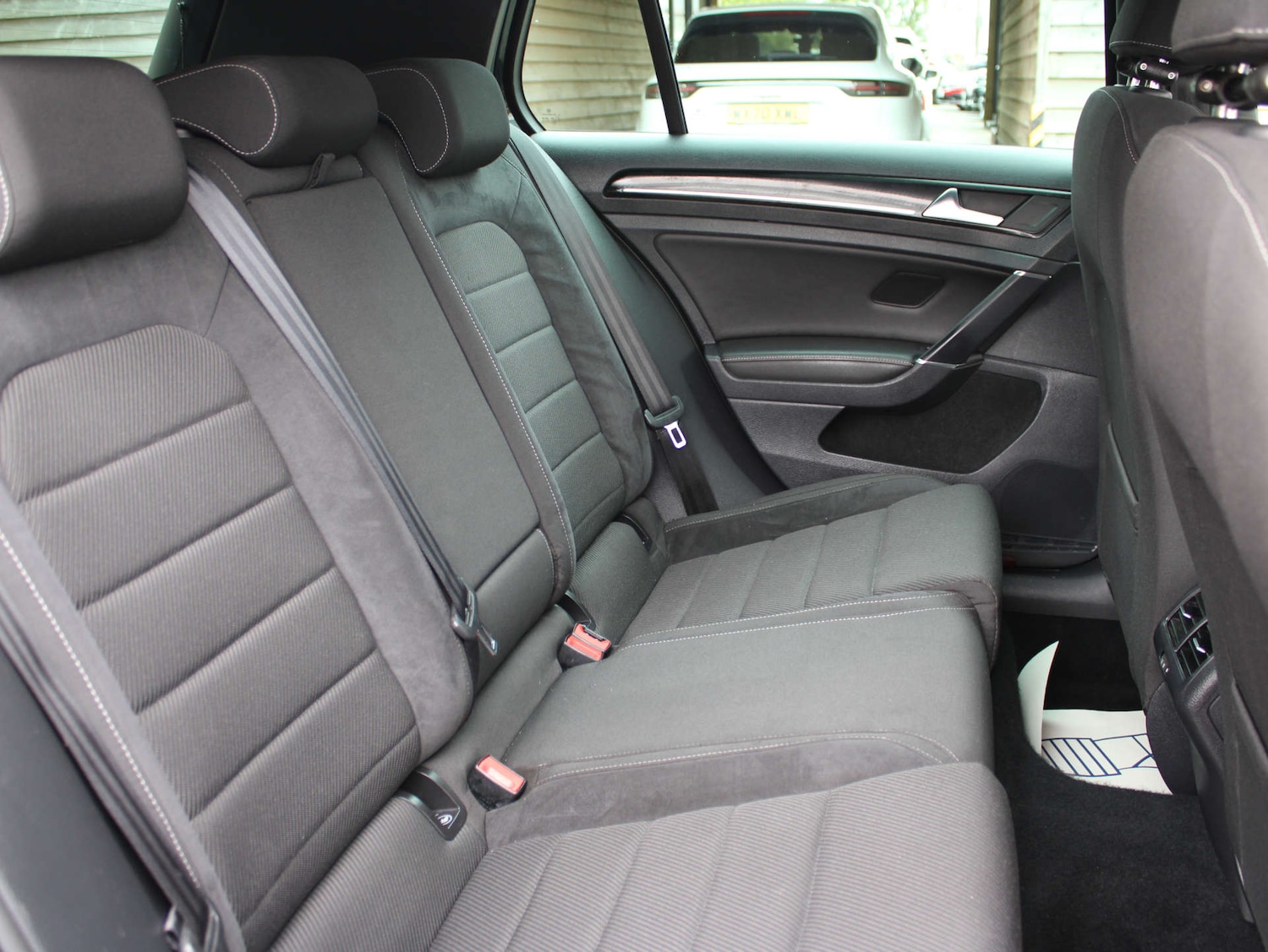 Used Volkswagen Golf 2017 for sale - 76340278: Photo 8