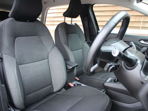 Used Renault Captur 2021 for sale - 76340279: Photo 8