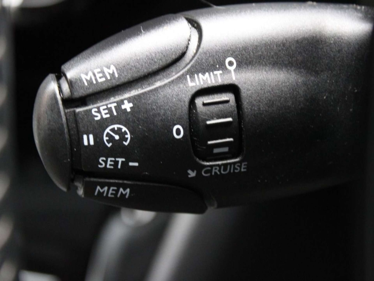 Used Peugeot 2008 2021 for sale - 76340254: Photo 15