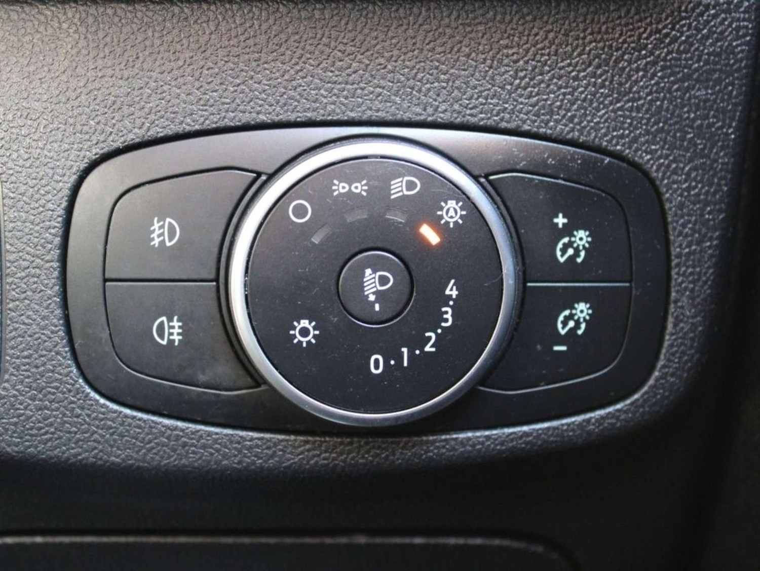 Used Ford Focus 2018 for sale - 76340260: Photo 14