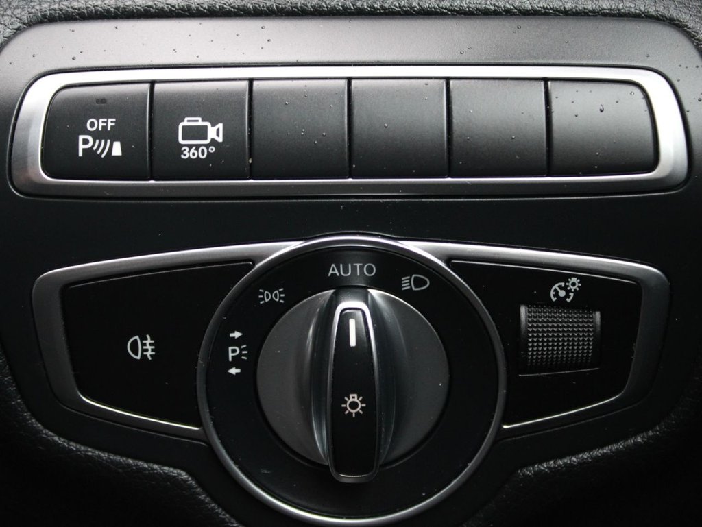 Used Mercedes-Benz GLC 2019 for sale - 76018592: Photo 13