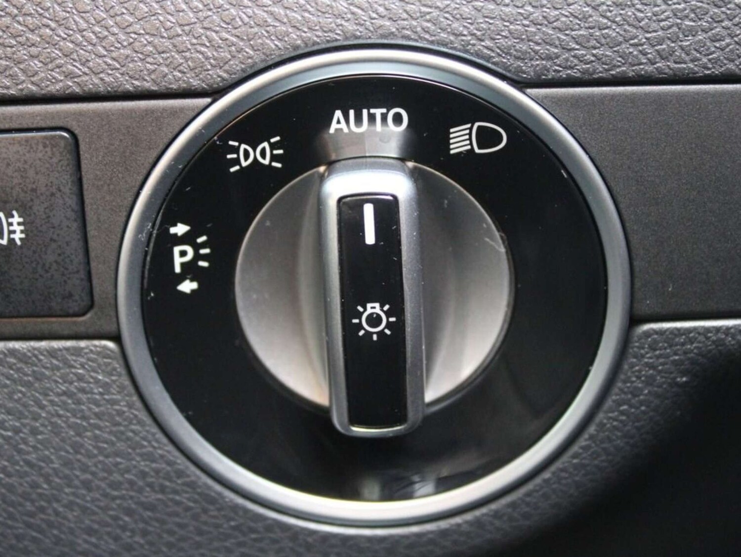 Used Mercedes-Benz CLA 2019 for sale - 76340293: Photo 17