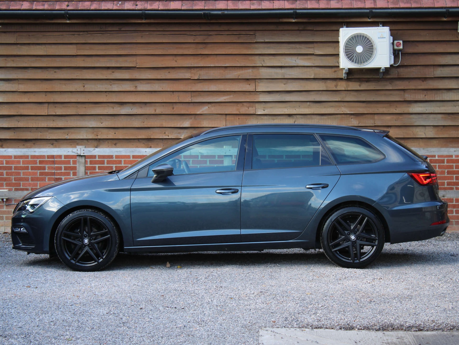Used SEAT Leon 2020 for sale - 76600743: Photo 2