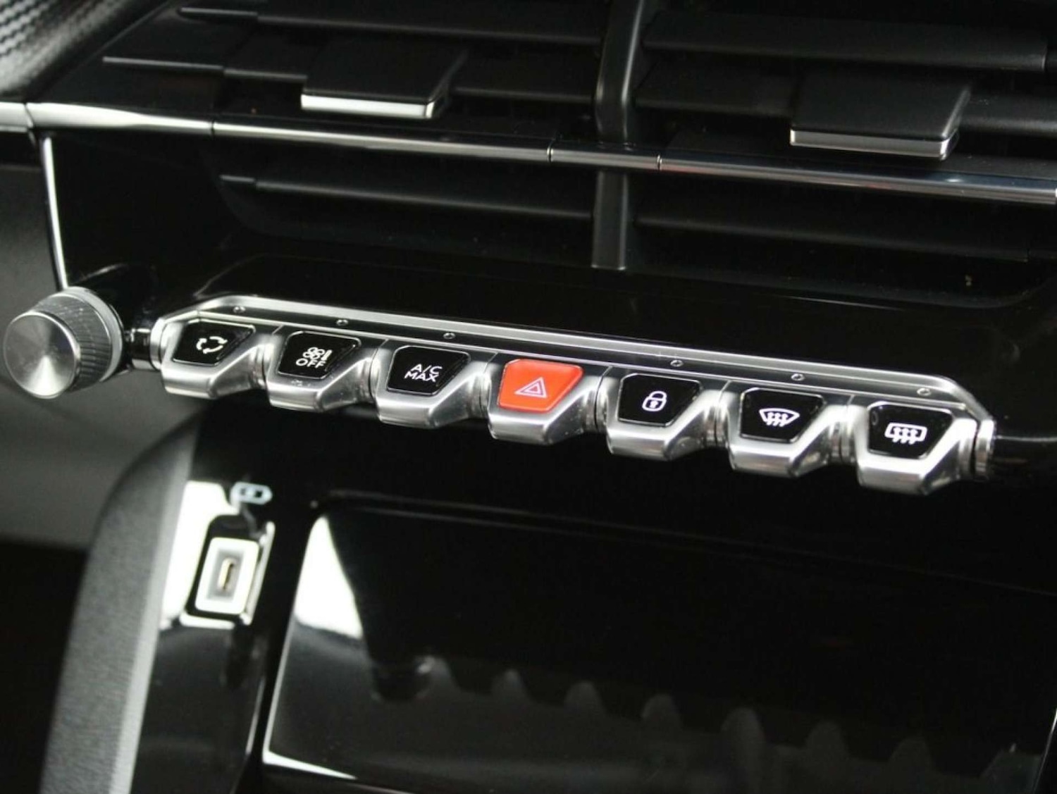 Used Peugeot 2008 2021 for sale - 76601742: Photo 16