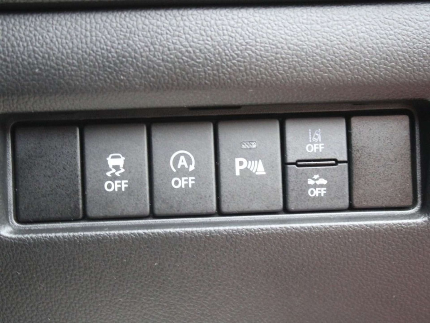 Used Suzuki Swift 2020 for sale - 76340236: Photo 14