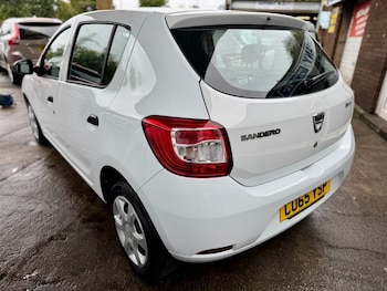 Used Dacia Sandero 2015 for sale - 75998783: Photo