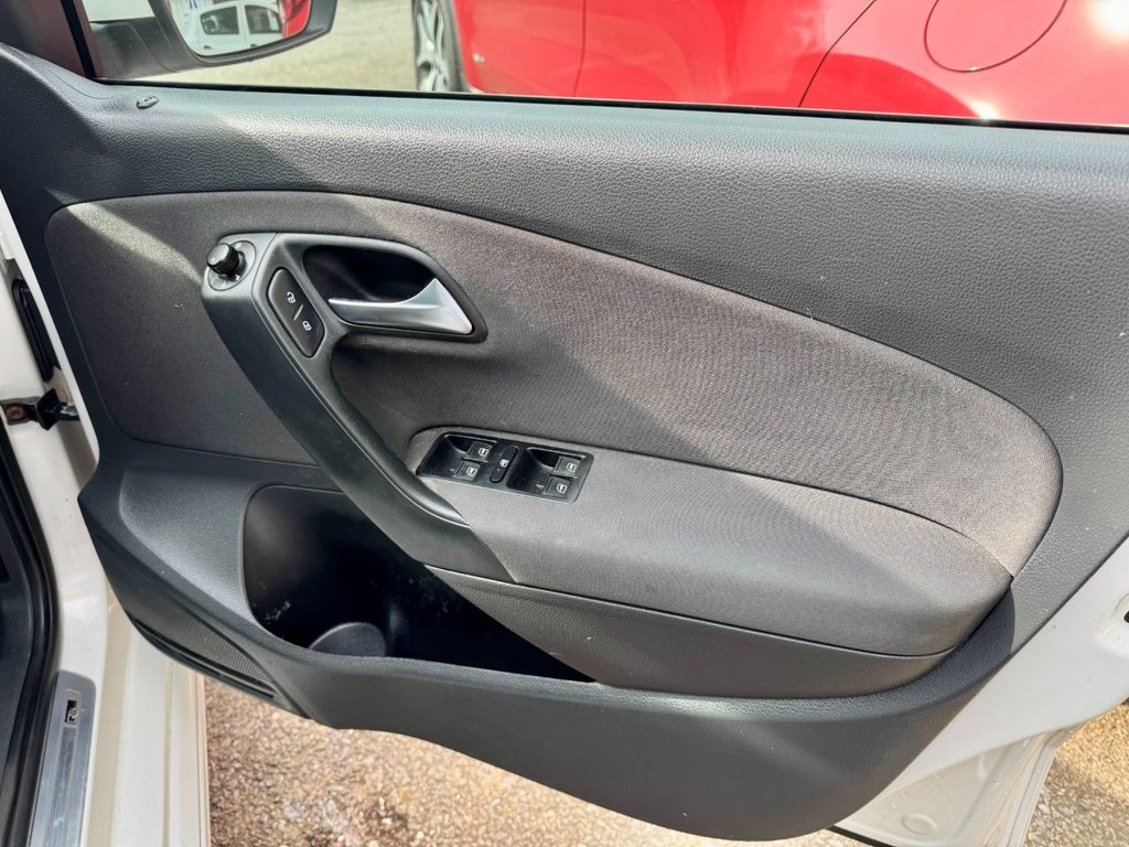 Used Volkswagen Polo 2013 for sale - 76223415: Photo 15