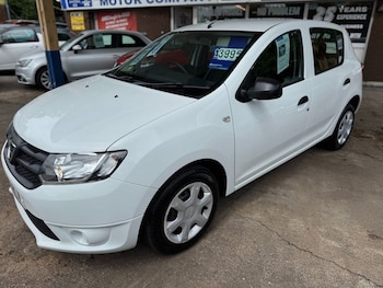 Used Dacia Sandero 2015 for sale - 79032461: Photo