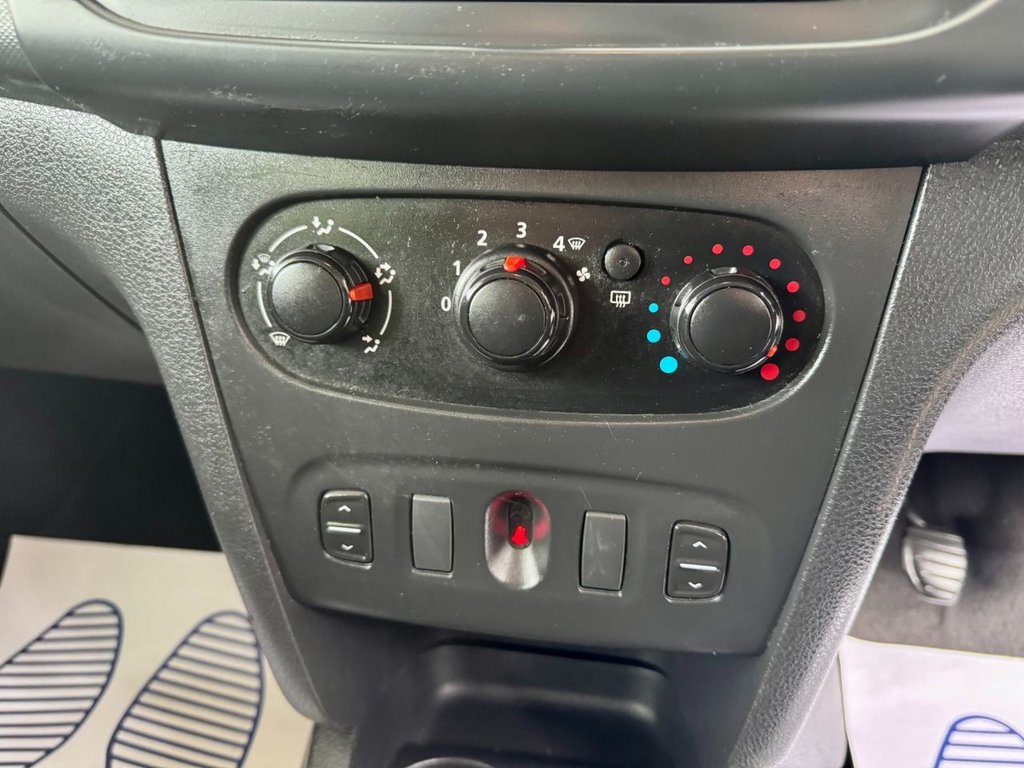 Used Dacia Sandero 2015 for sale - 77275825: Photo 13