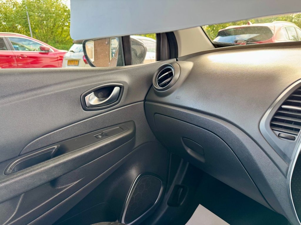 Used Renault Captur 2017 for sale - 76132768: Photo 17