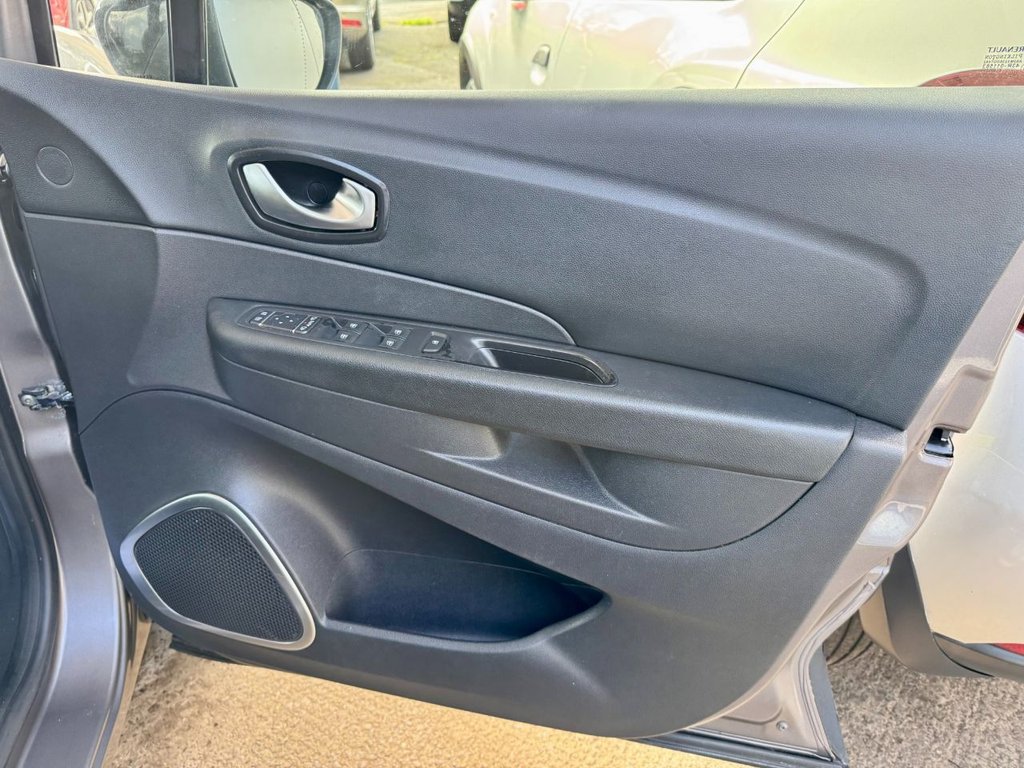 Used Renault Captur 2017 for sale - 76132768: Photo 18