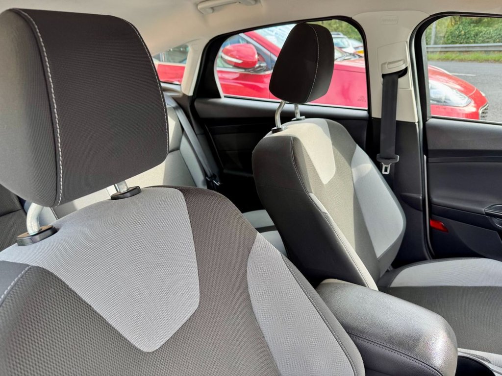 Used Ford Focus 2011 for sale - 76280194: Photo 16
