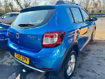 Used Dacia Sandero Stepway 2015 for sale - 77748722: Photo