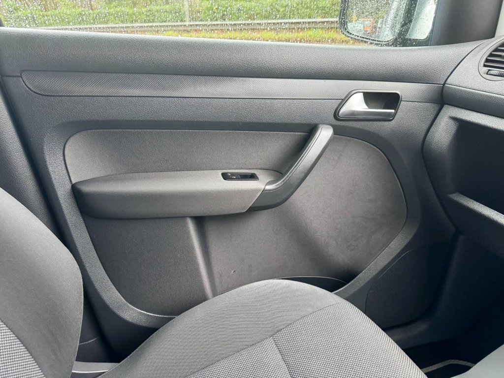 Used Volkswagen Caddy Maxi Life 2013 for sale - 76768519: Photo 13