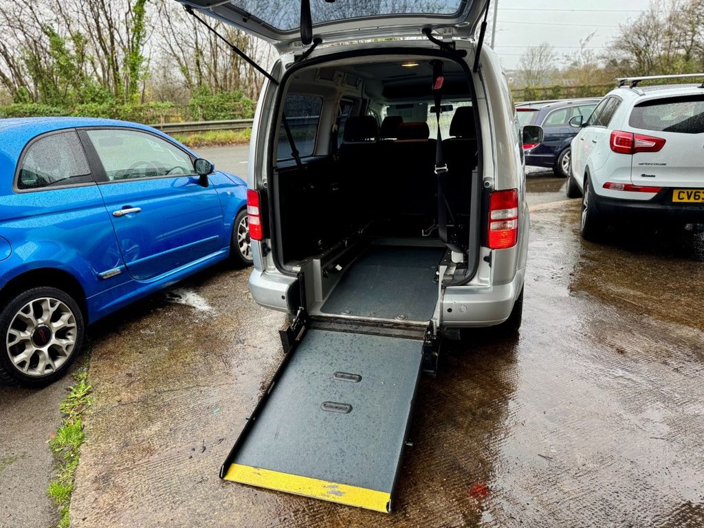 Used Volkswagen Caddy Maxi Life 2013 for sale - 76768519: Photo 6