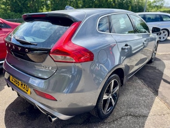 Used Volvo V40 2016 for sale - 78544564: Photo