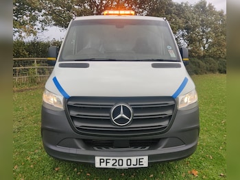 Mercedes-Benz Sprinter feature image 2