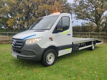 Mercedes-Benz Sprinter feature image 3