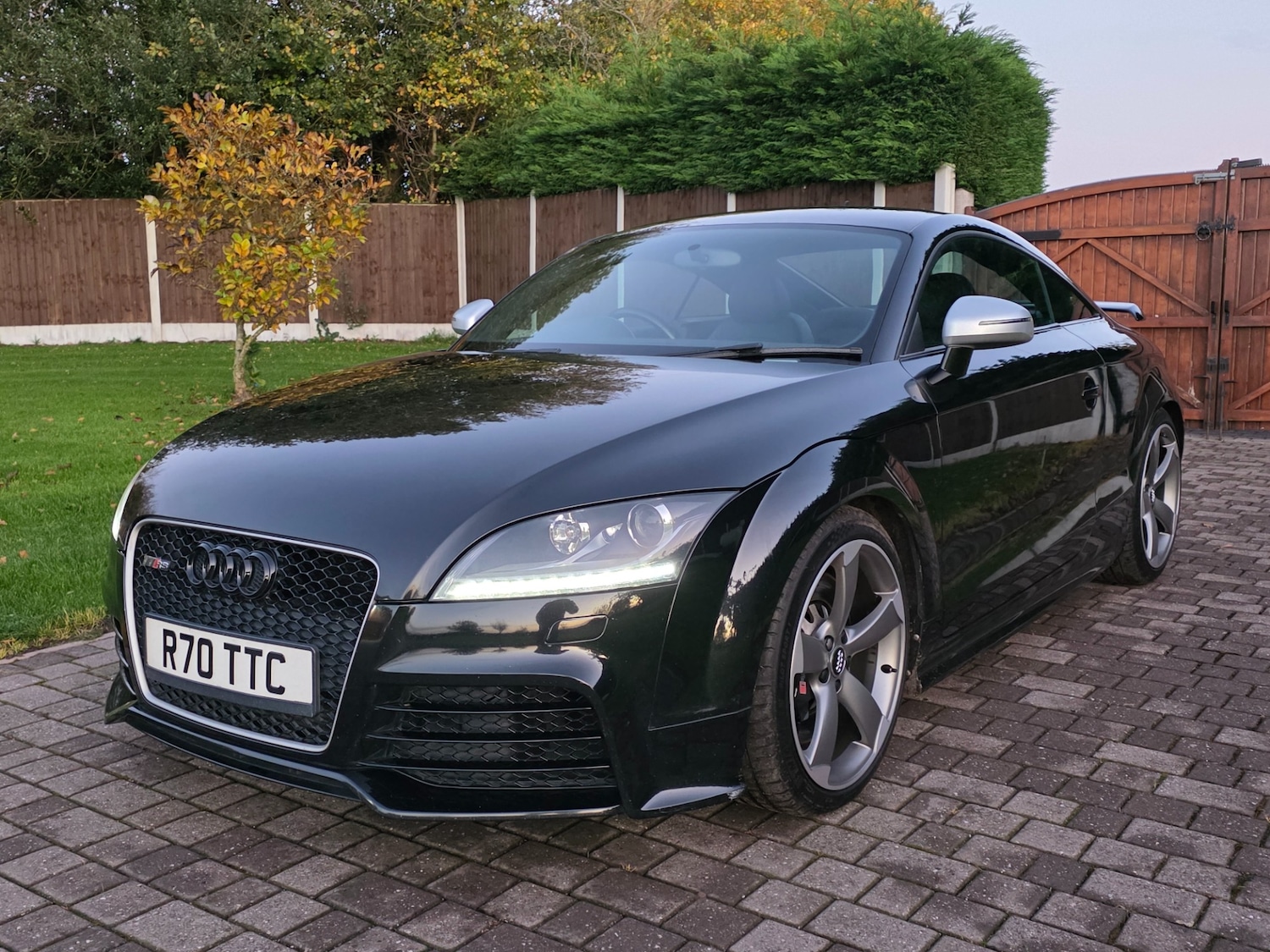 Used Audi TT 2010 for sale - 76445958: Photo 2