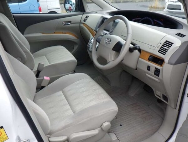 Used Toyota Estima for sale - 74557033: Photo 5