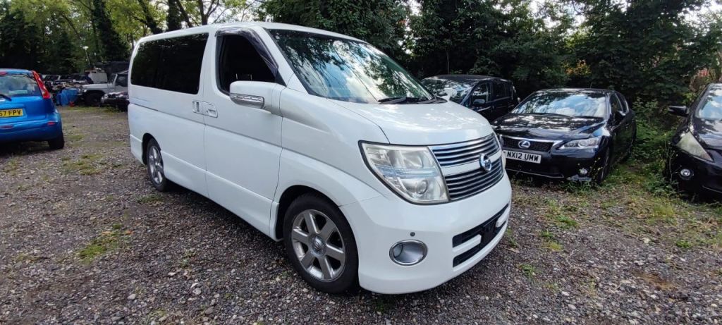 Used Nissan Elgrand for sale - 76723072: Photo 1