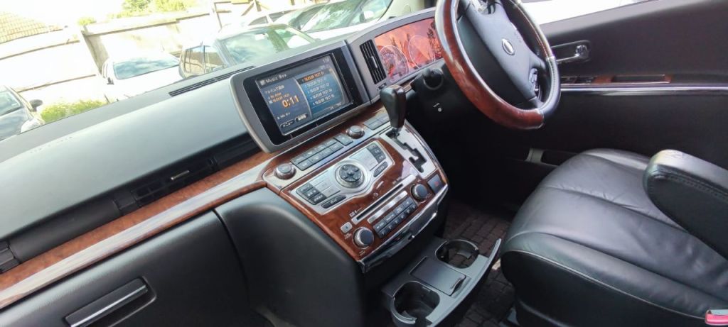 Used Nissan Elgrand for sale - 76723072: Photo 13