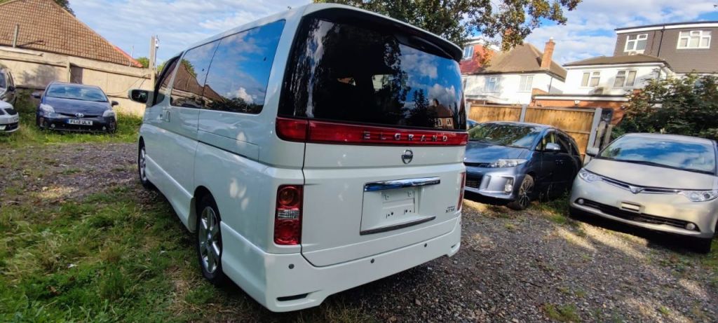 Used Nissan Elgrand for sale - 76723072: Photo 4