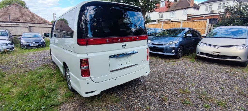 Used Nissan Elgrand for sale - 76723072: Photo 5