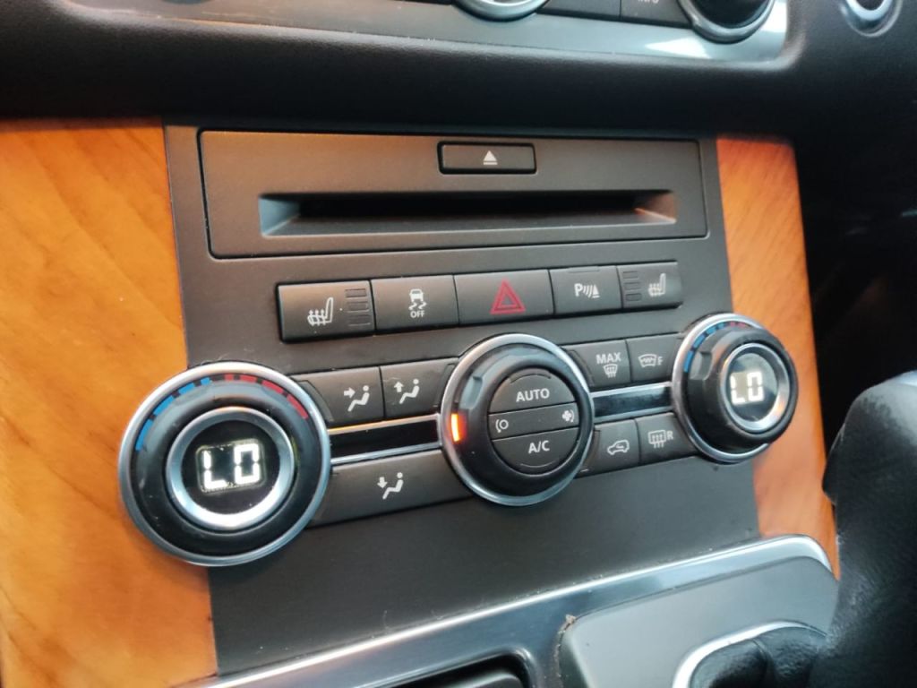 Used Land Rover Range Rover Sport 2011 for sale - 76723045: Photo 32