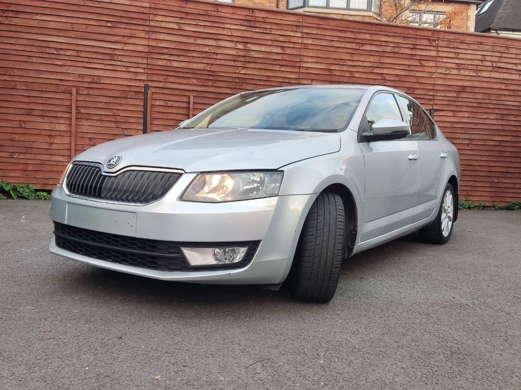Used Skoda Octavia 2013 for sale - 76723058: Photo 2