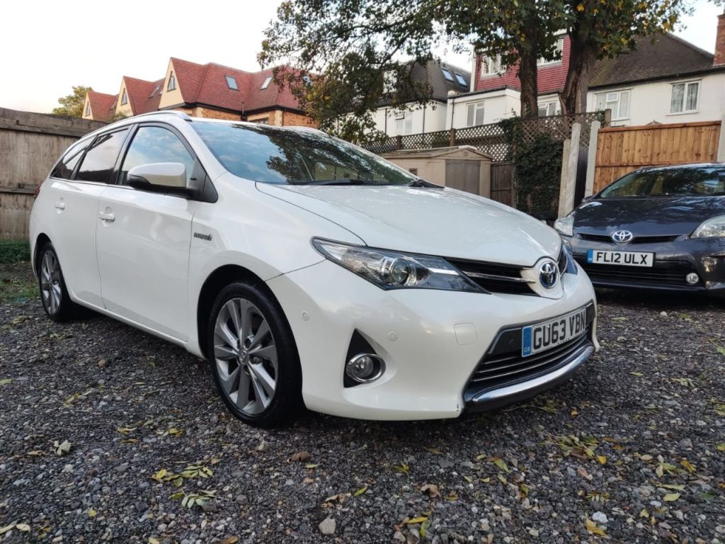 Used Toyota Auris 2013 for sale - 76723060: Photo 2
