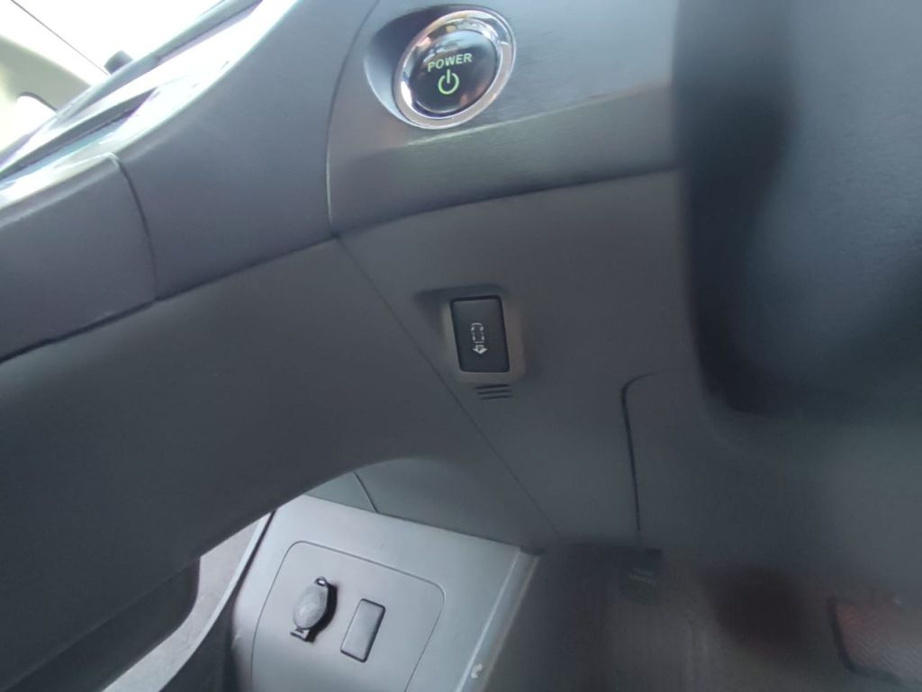 Used Toyota Prius 2012 for sale - 76723068: Photo 11