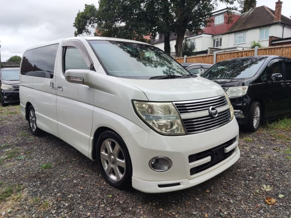 Used Nissan Elgrand for sale - 76723047: Photo 1