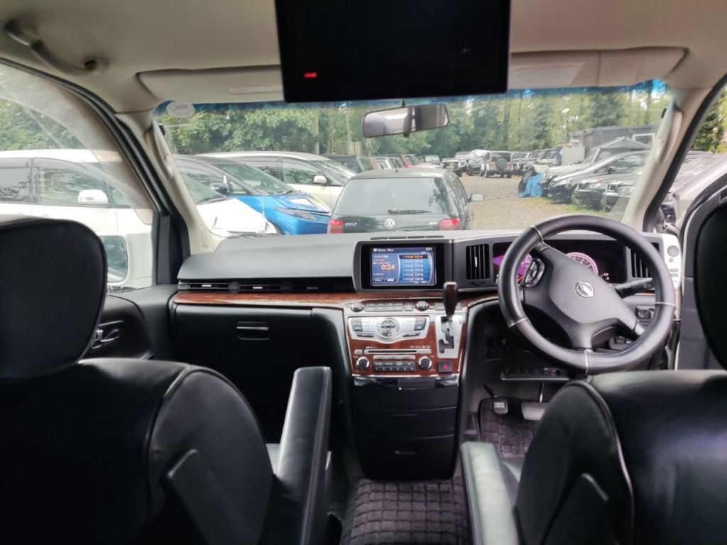 Used Nissan Elgrand for sale - 76723047: Photo 14