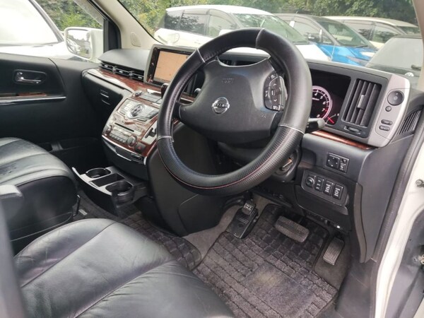 Used Nissan Elgrand for sale - 70364399: Photo 17