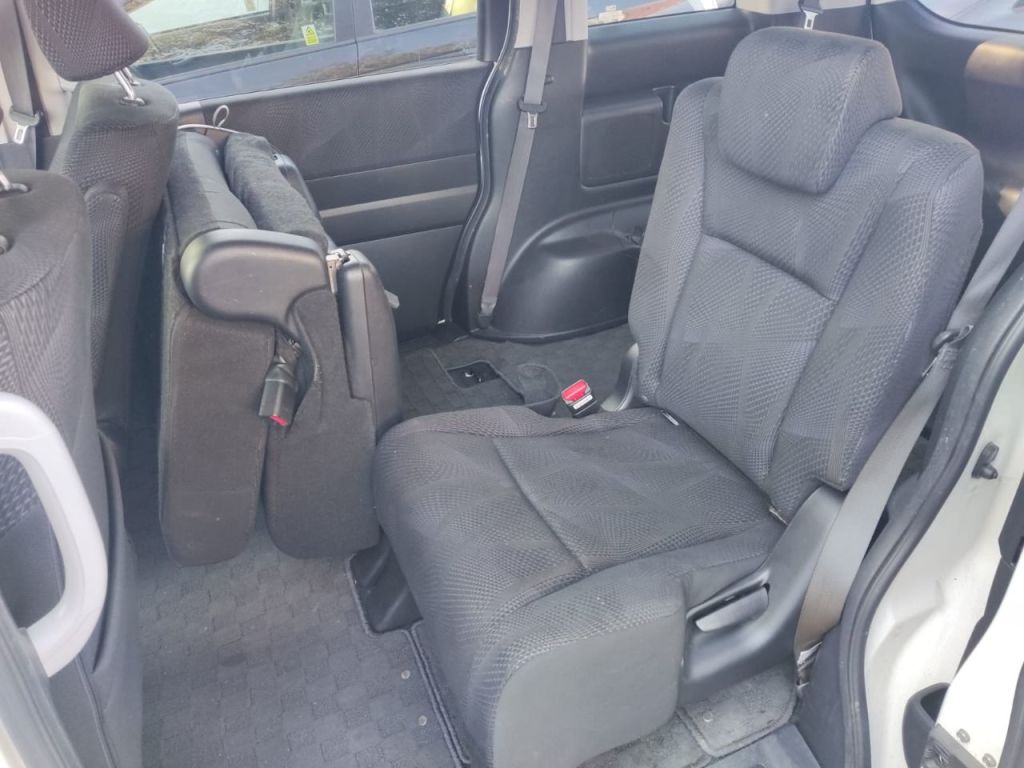 Used Honda Stepwagon for sale - 76723054: Photo 14