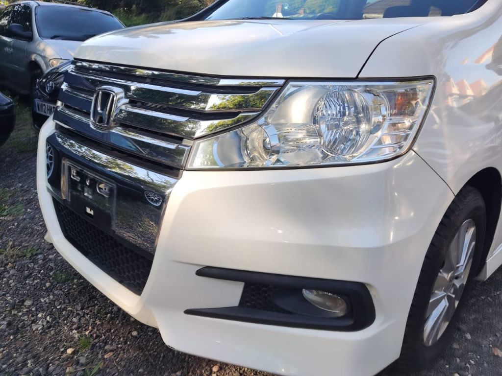 Used Honda Stepwagon for sale - 76723054: Photo 3