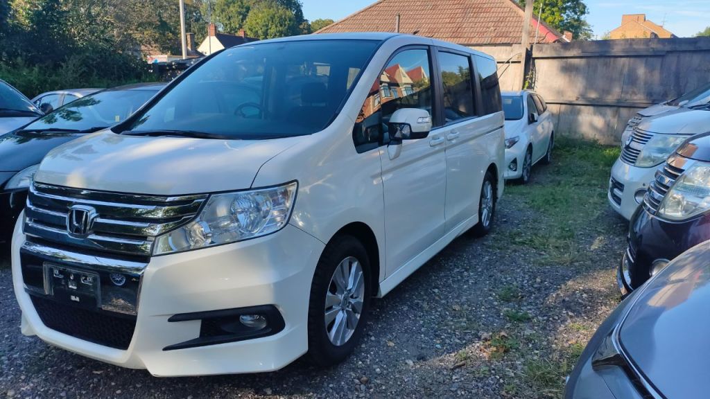 Used Honda Stepwagon for sale - 76723054: Photo 4