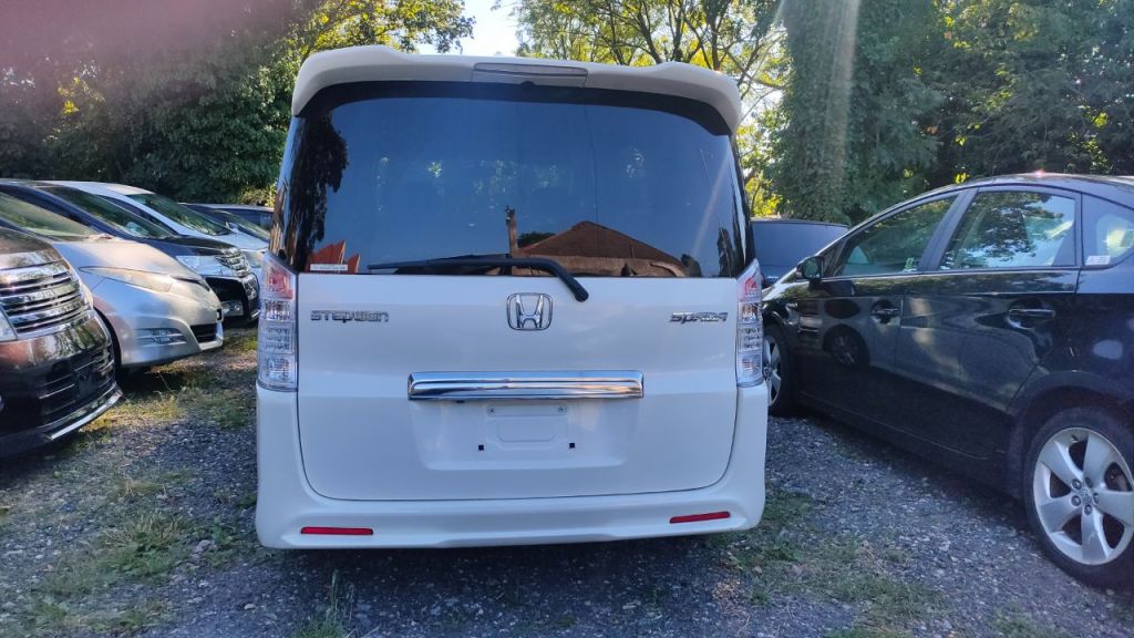 Used Honda Stepwagon for sale - 76723054: Photo 6