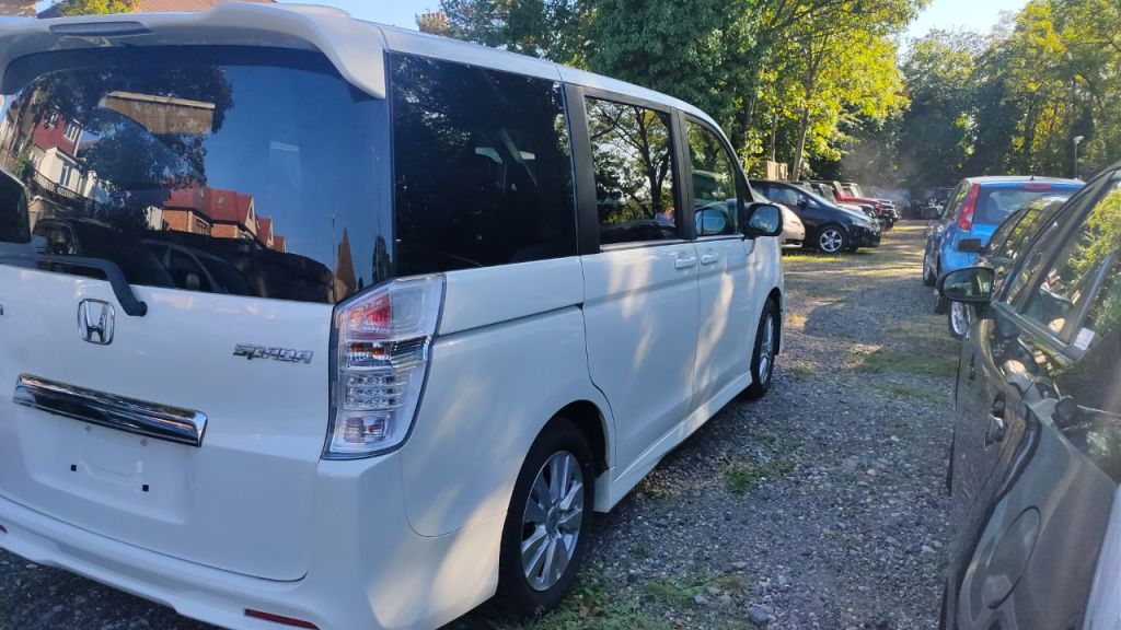 Used Honda Stepwagon for sale - 76723054: Photo 7