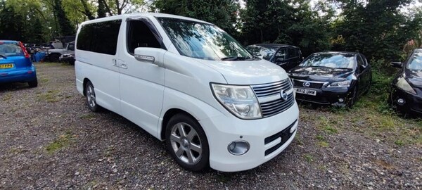 Used Nissan Elgrand for sale - 70364369: Photo 1