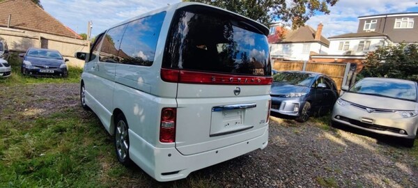 Used Nissan Elgrand for sale - 70364369: Photo 4