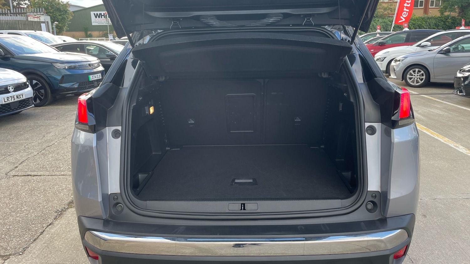 Used Peugeot 3008 2023 for sale - 76127077: Photo 4