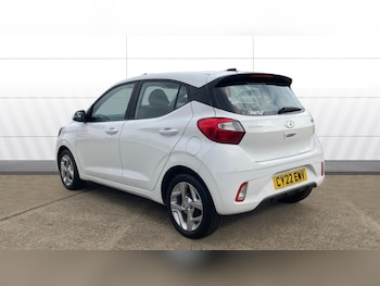 Used Hyundai i10 2022 for sale - 76470900: Photo