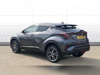 Used Toyota C-HR 2018 for sale - 77965657: Photo