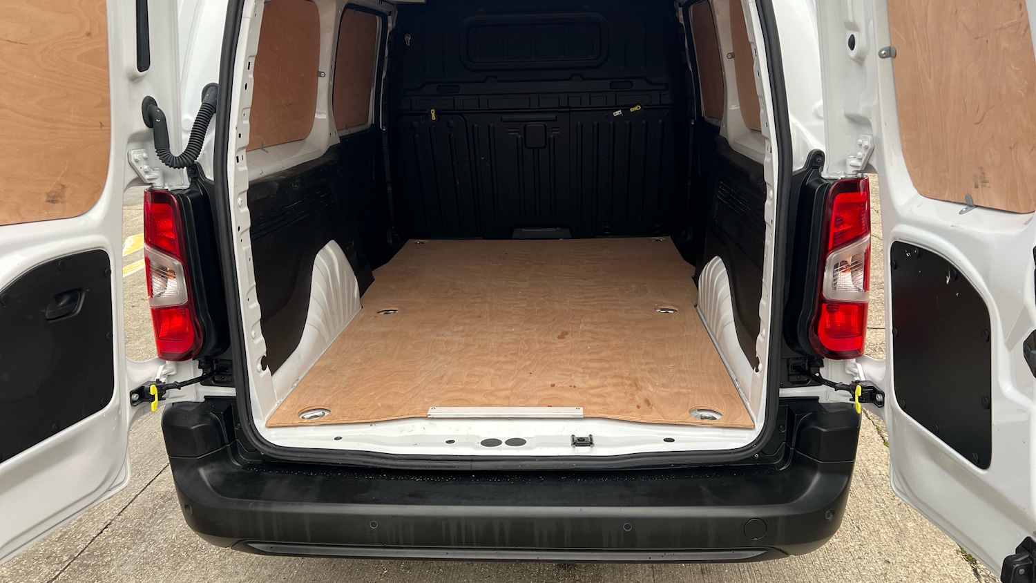 Used Vauxhall Combo 2024 for sale - 76891938: Photo 4