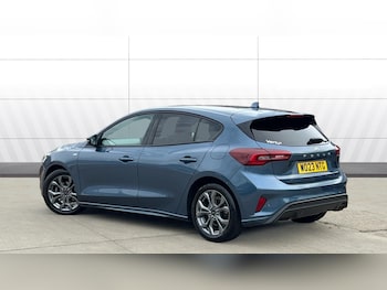 Used Ford Focus 2023 for sale - 76316438: Photo 2