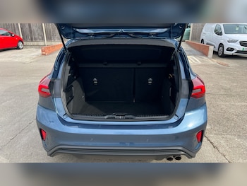 Used Ford Focus 2023 for sale - 76316438: Photo 4