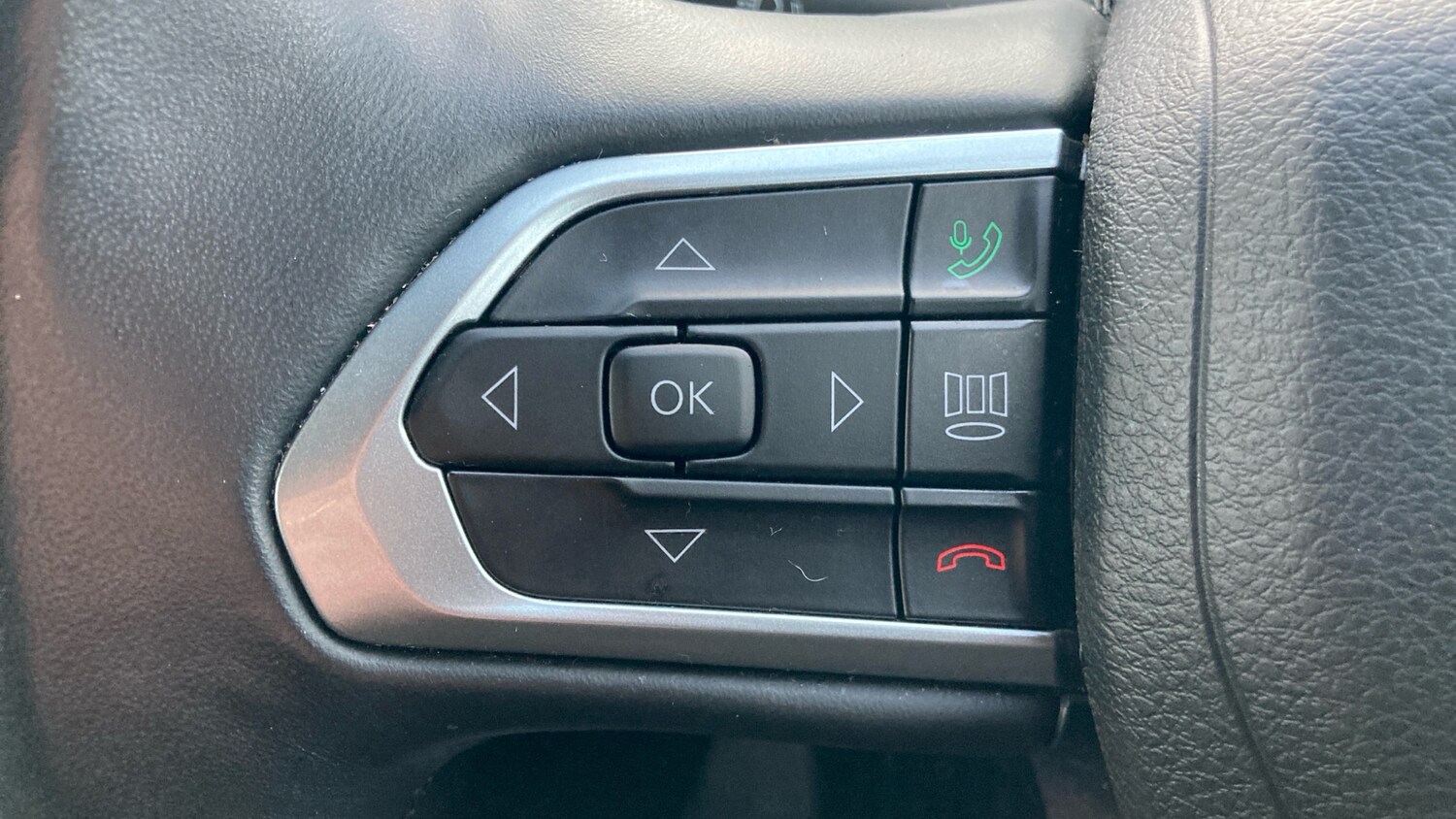 Used Jeep Compass 2023 for sale - 77438107: Photo 33